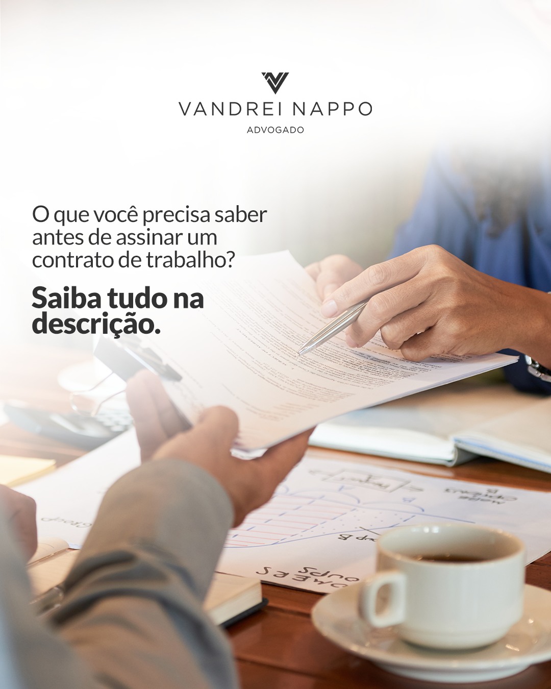 O que você precisa saber antes de assinar um contrato de trabalho? Saiba tudo na descrição.